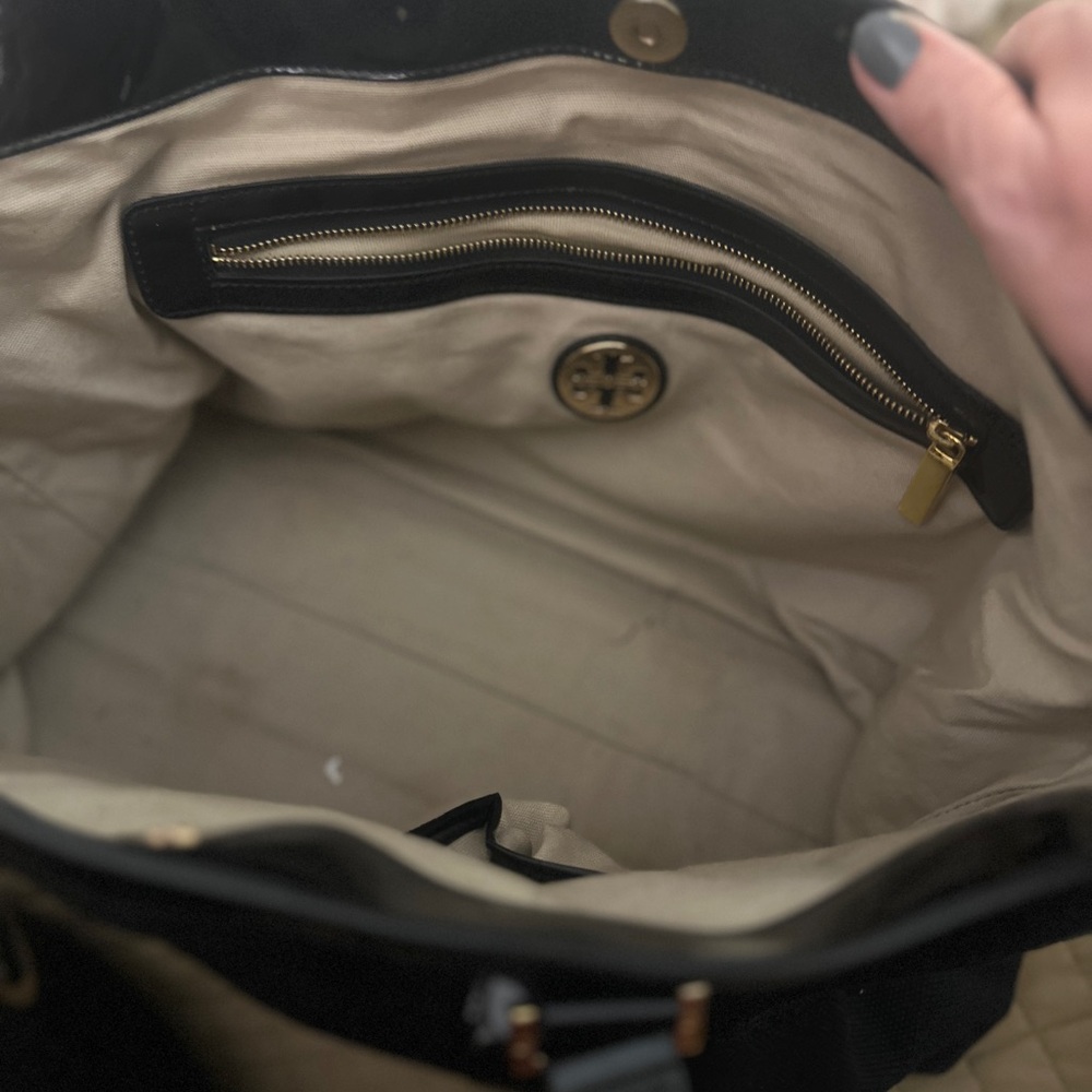 Tory Burch Black and Gold Women's Bag - Picture 8 of 9